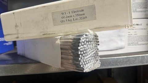 IS01-W